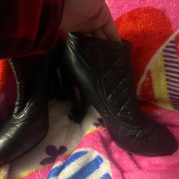 Vintage Chanel handbag on bootie RARE - Picture 10 of 16